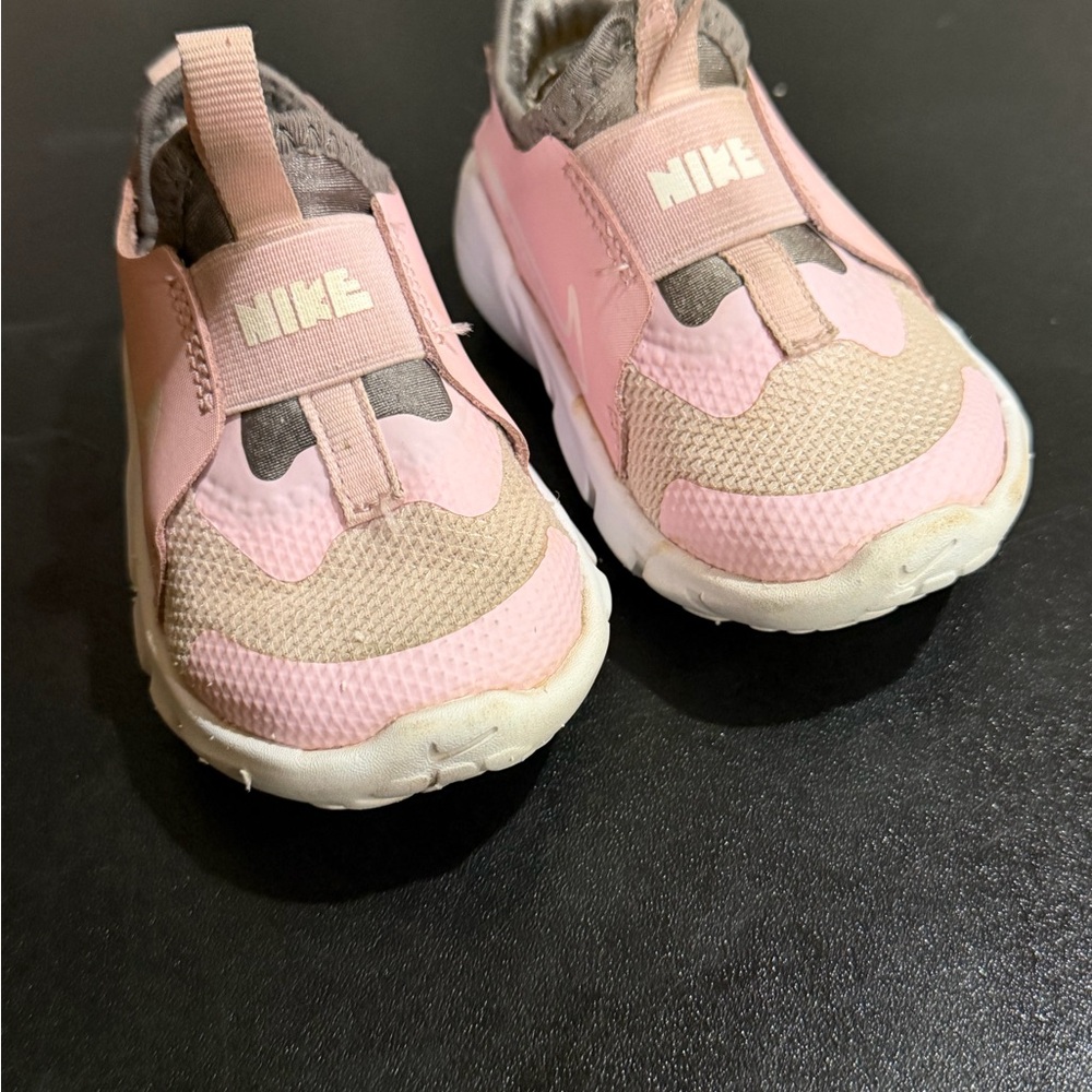 Nike flex runner Kids Pink and white Slip-On Sneakers 5C DJ6039 600